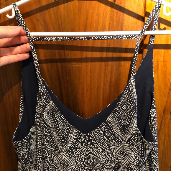 NWOT Sleeveless top with back detail - Picture 3 of 4